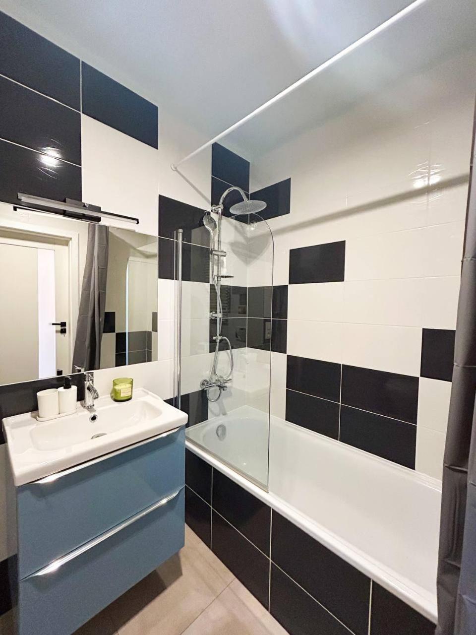 לודז' Lumina Luxury 3-Rooms Apartments With Parking מראה חיצוני תמונה